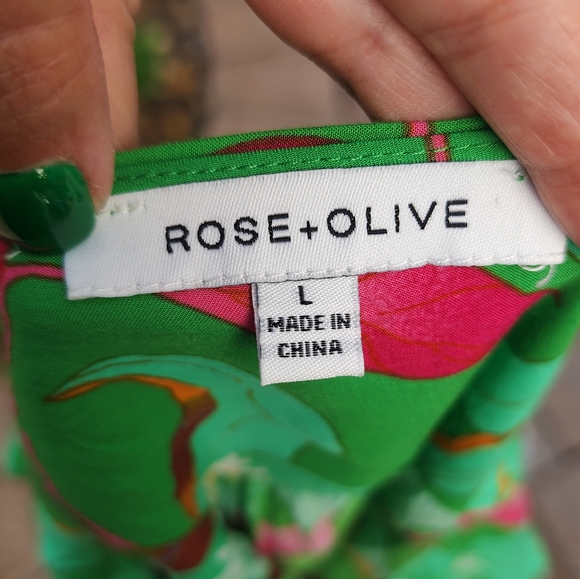 Rose +Olive Women's Button crop top, size Large, floral pattern-EUC - Picture 3 of 8